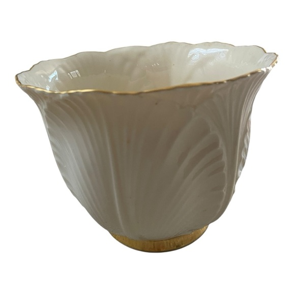 Lenox Corinthian Large Bowl Gold Trim Porcelain - Picture 4 of 6